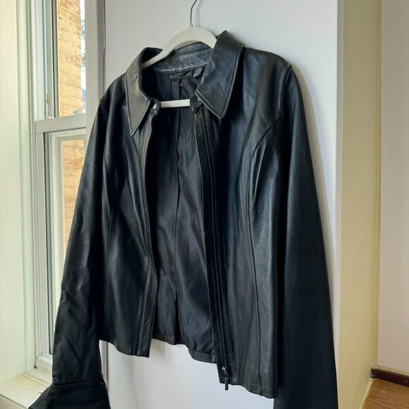 Vintage Leather Jacket Zip Up Collared Flare Cuffs in Black - Picture 9 of 13